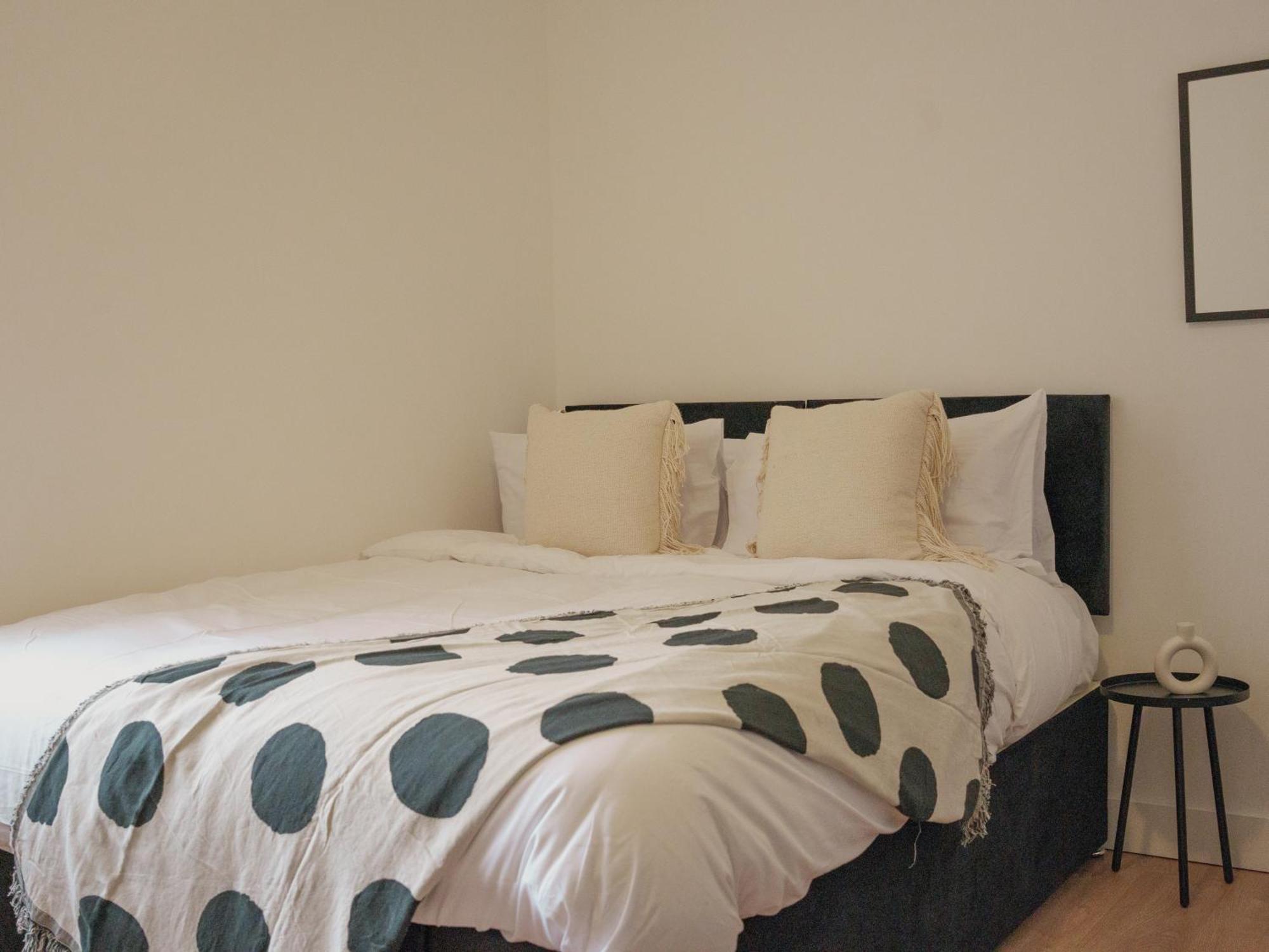Holiday home Citycharmms- Entire Near Etihad Stadium *