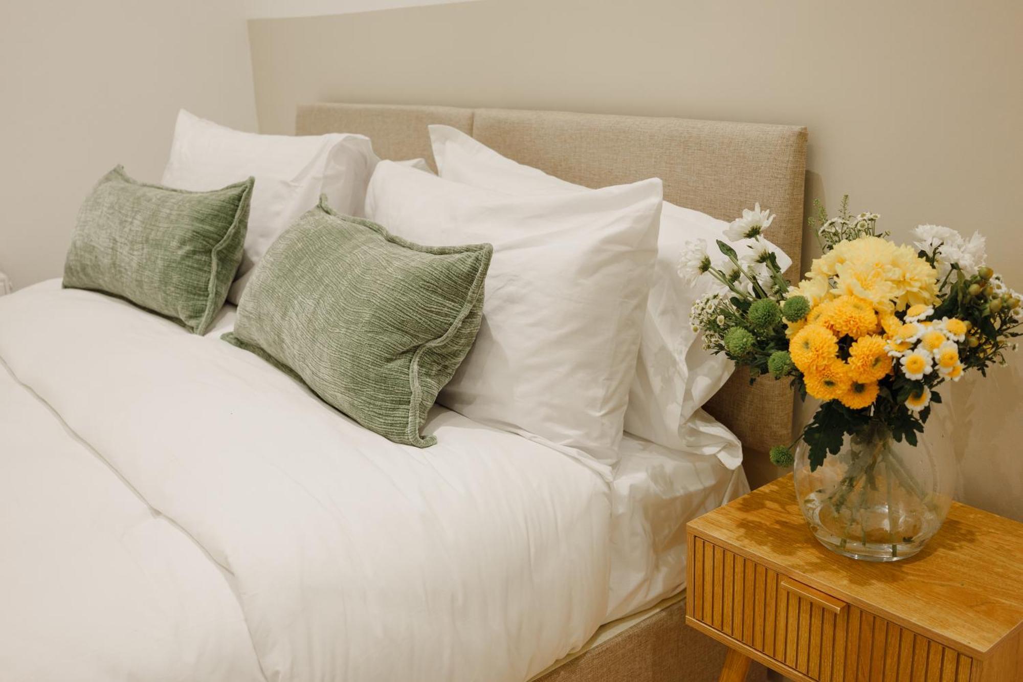 Citycharmms- Entire Near Etihad Stadium Holiday home *