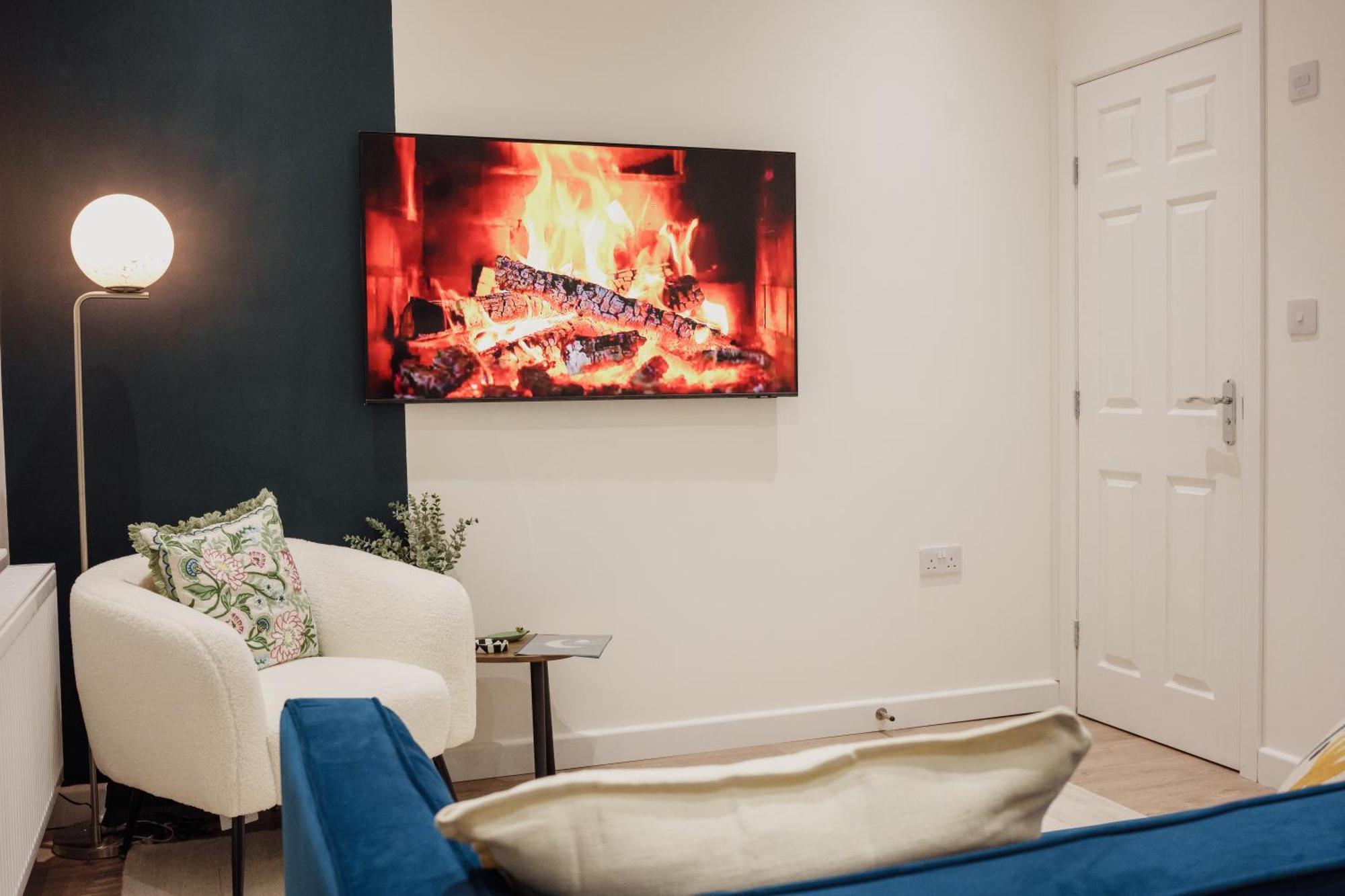 Holiday home Citycharmms- Entire Near Etihad Stadium *